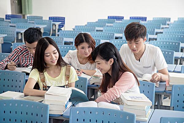 美国留学研究生申请大学四年准备